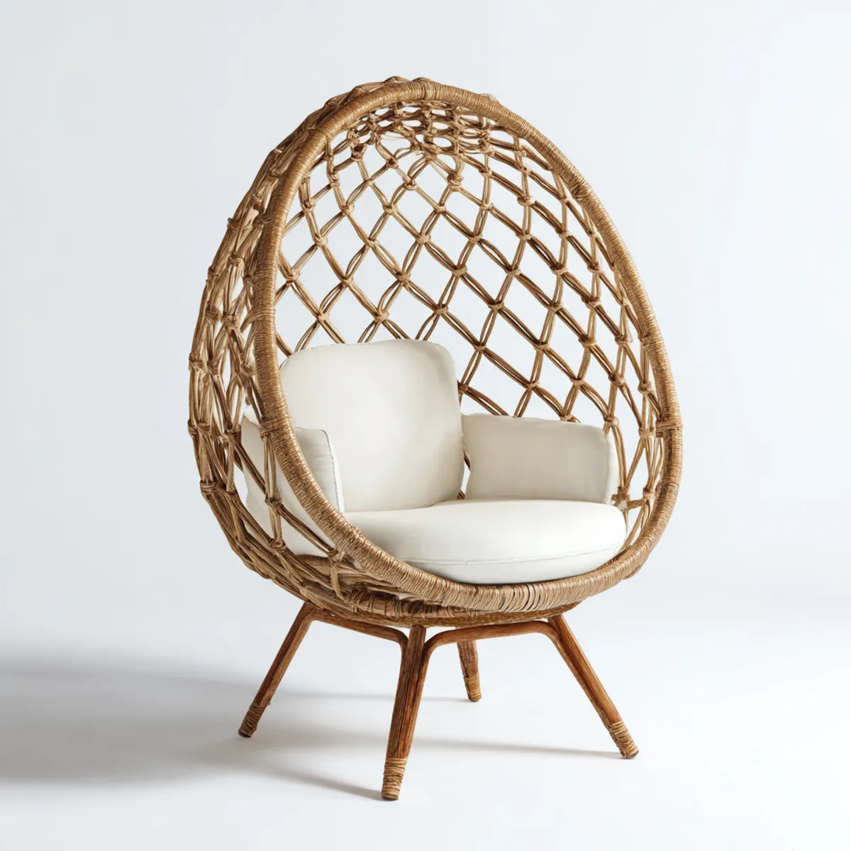 Fotel rattanowy, Krem z naturalnego brązowego tworzywa sztucznego z rattanu i poliestru o wymiarach około 105 x 85 x 150 cm